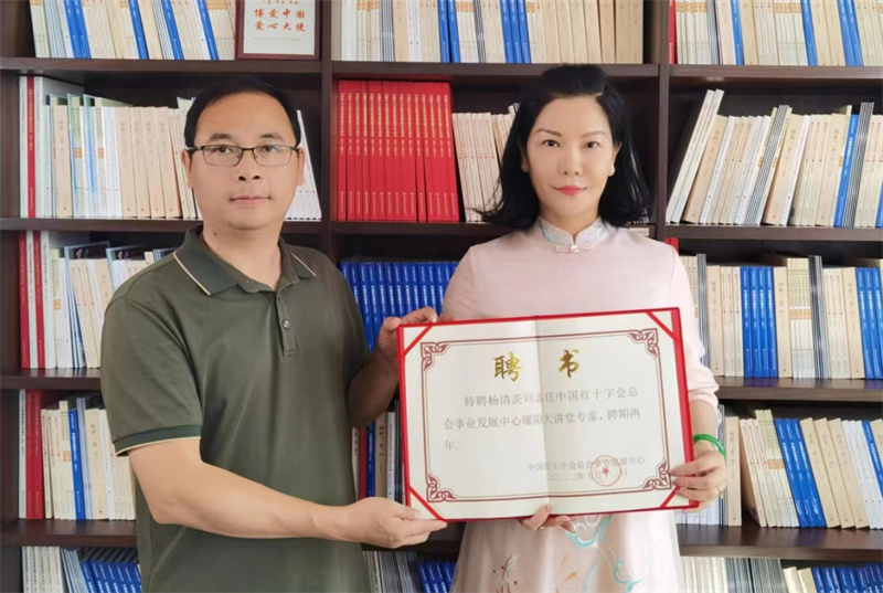 曜阳大讲堂：讲授紫砂艺术的传承与鉴赏