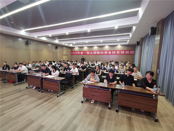 学员在课堂上听讲。20230714171028.jpg